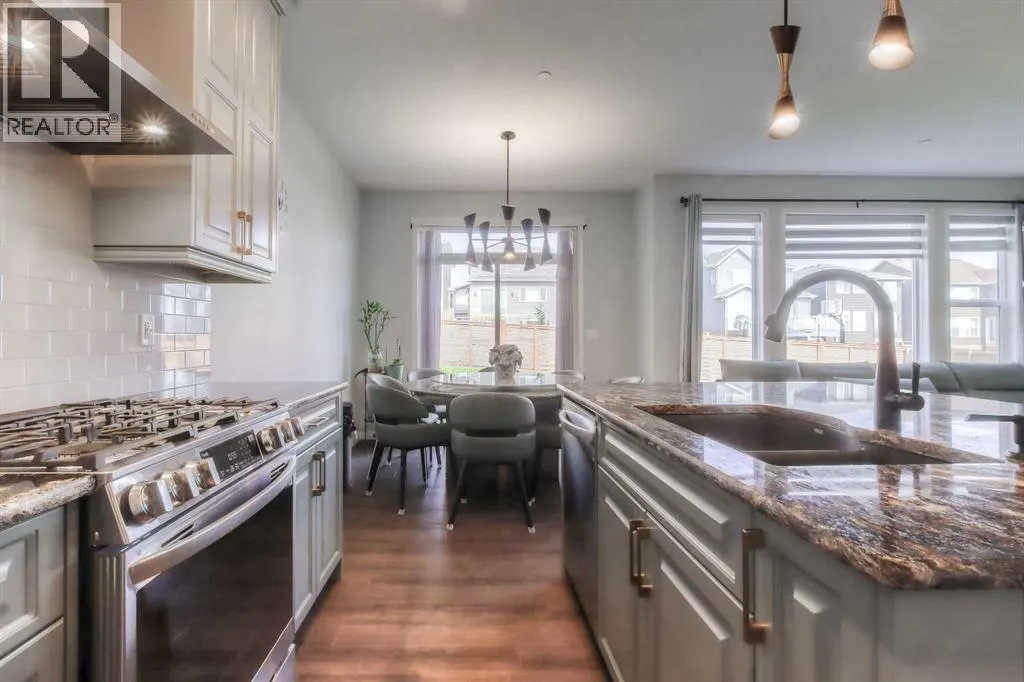 17 Calhoun Crescent NE