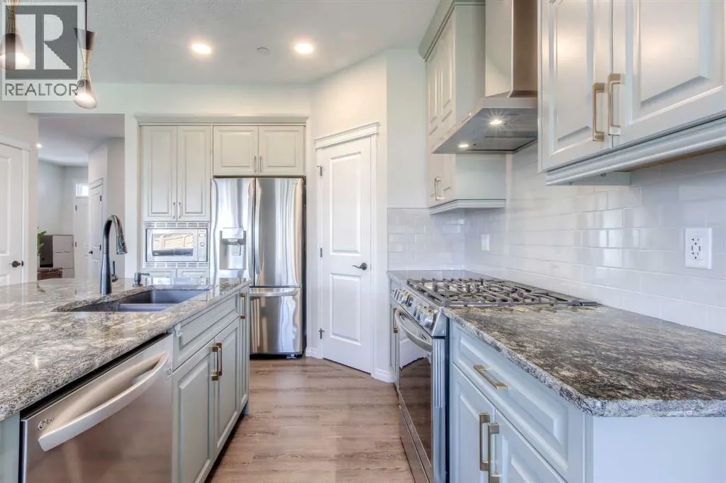 17 Calhoun Crescent NE