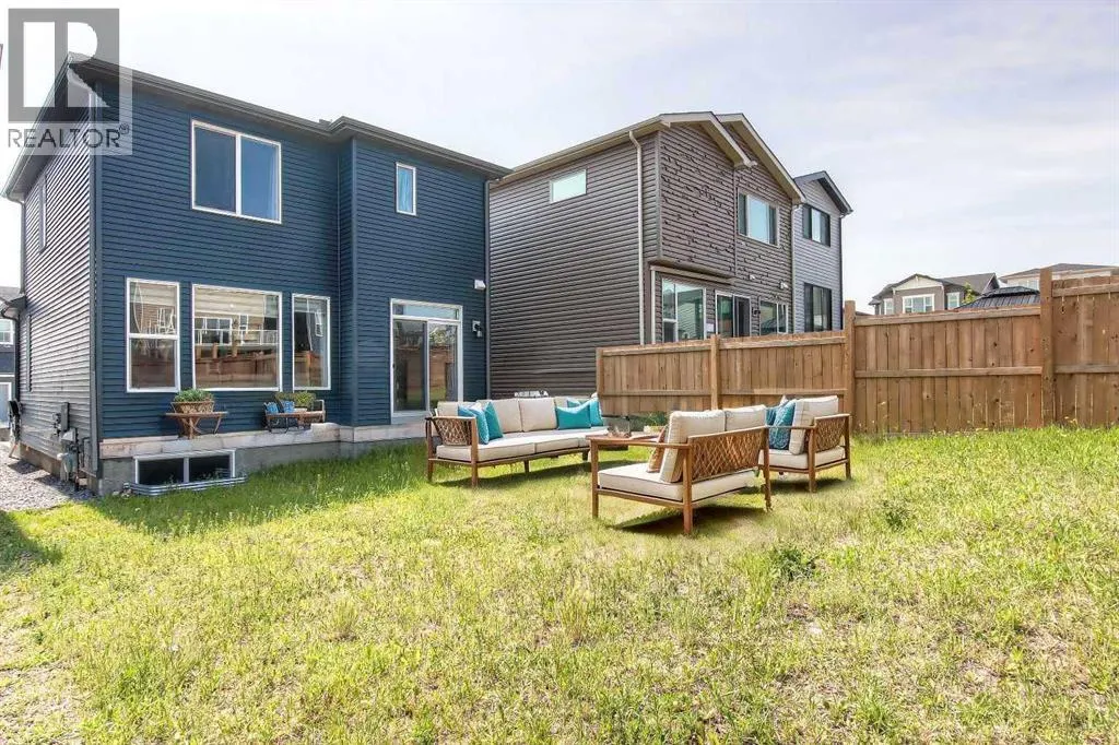 17 Calhoun Crescent NE