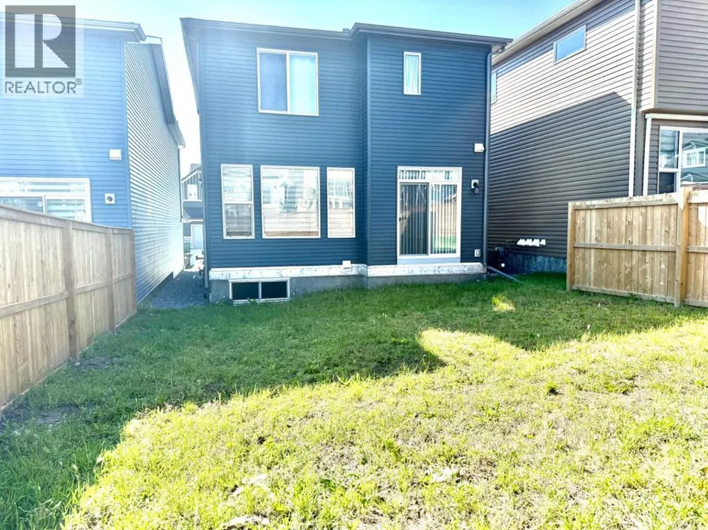 17 Calhoun Crescent NE