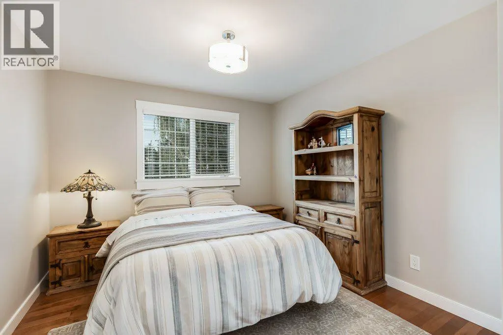 243 Country Hills Close NW