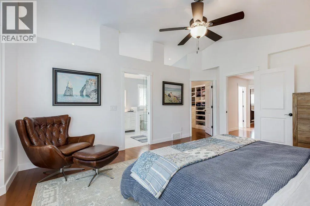 243 Country Hills Close NW