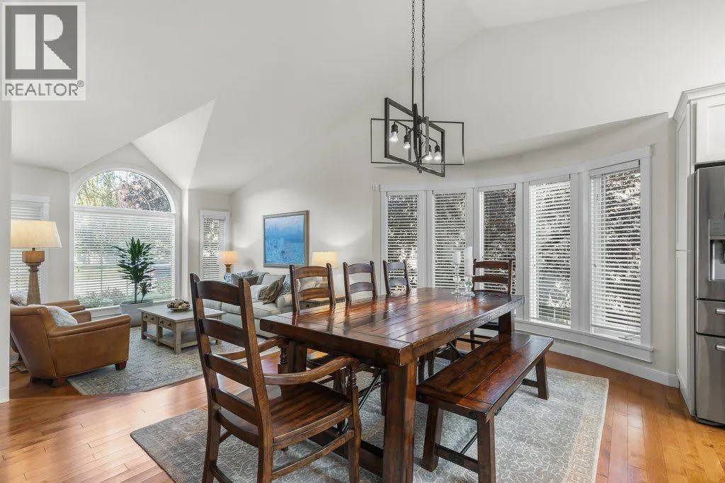 243 Country Hills Close NW