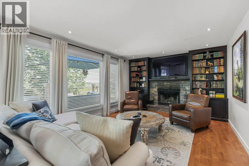 243 Country Hills Close NW