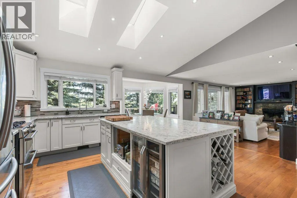 243 Country Hills Close NW