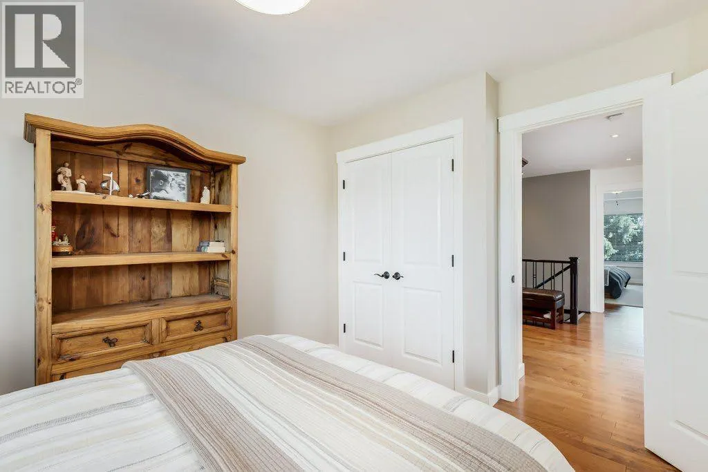 243 Country Hills Close NW