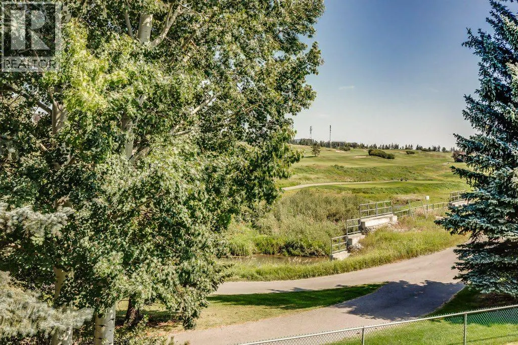 243 Country Hills Close NW