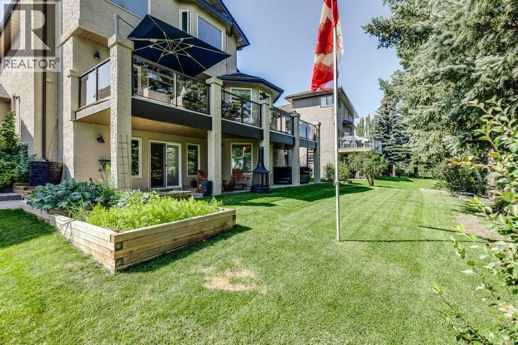243 Country Hills Close NW