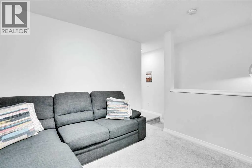 6 Skyview Close NE