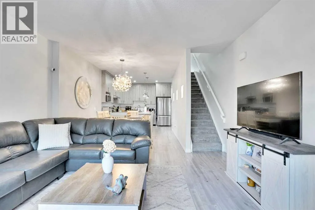 6 Skyview Close NE