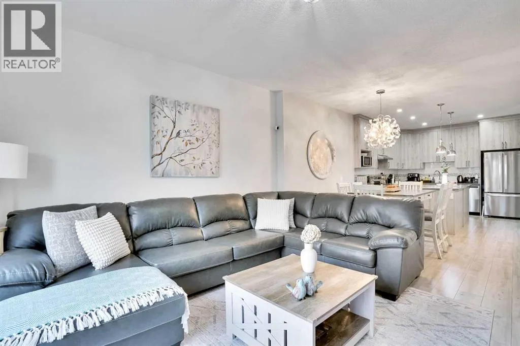 6 Skyview Close NE