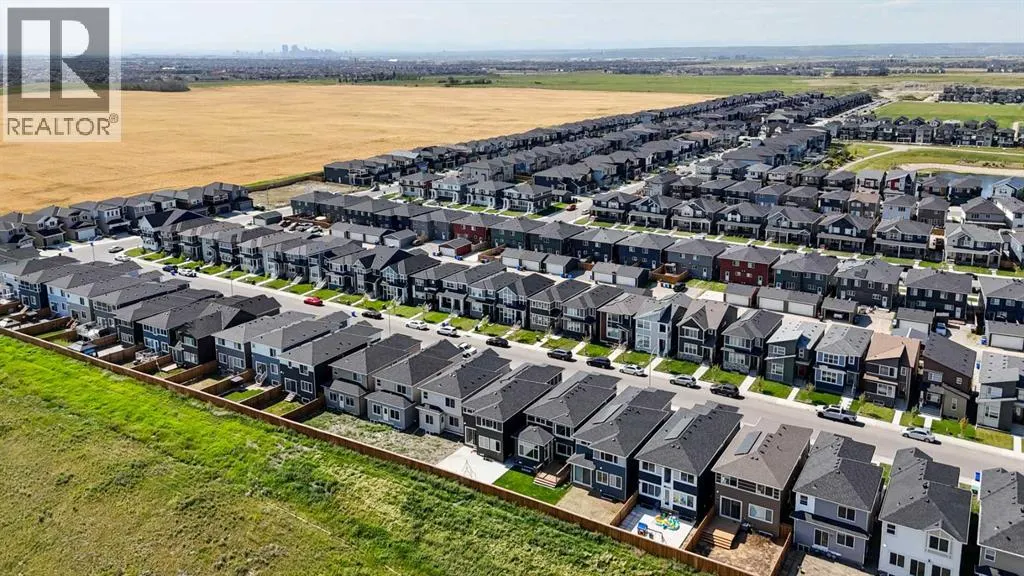 6 Skyview Close NE
