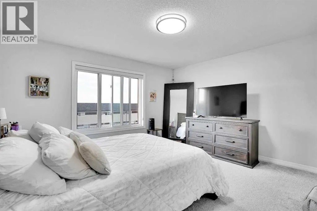 6 Skyview Close NE
