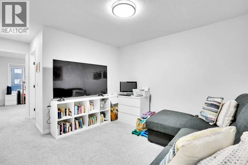 6 Skyview Close NE