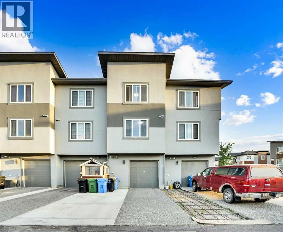 6 Skyview Close NE
