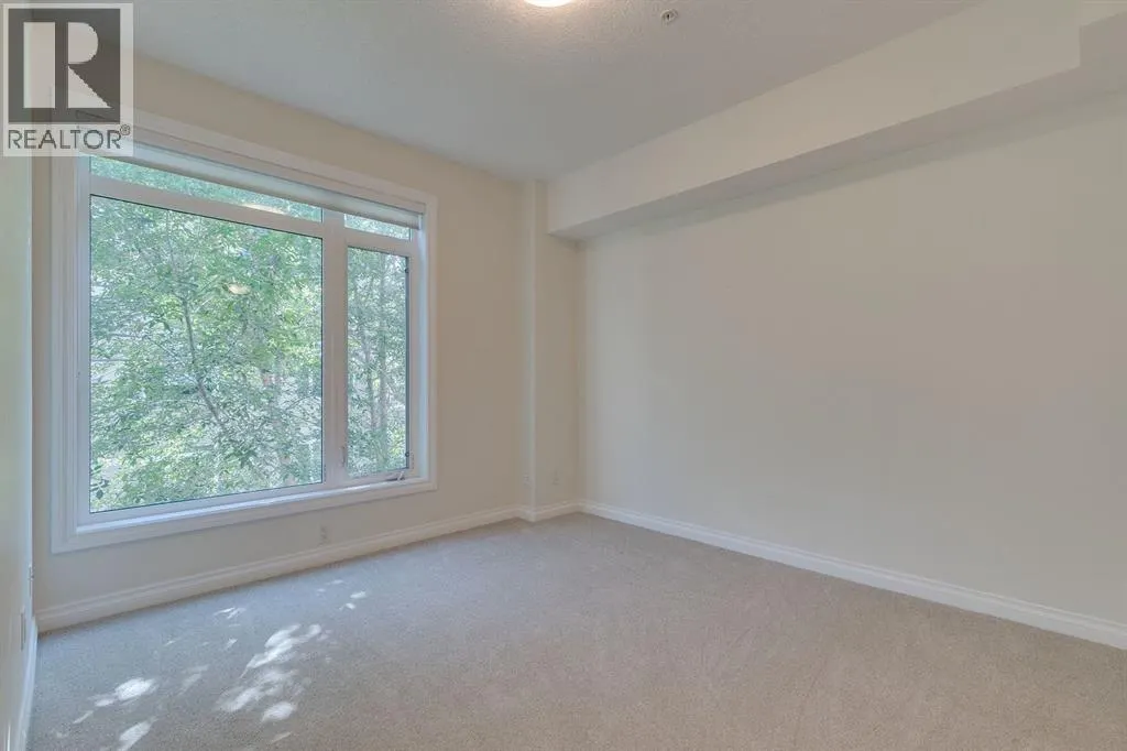 304, 10 Hemlock Crescent SW