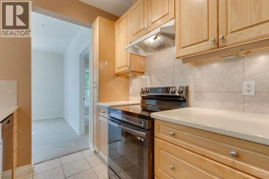 304, 10 Hemlock Crescent SW