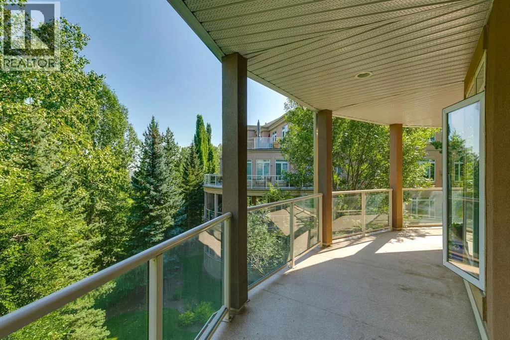 304, 10 Hemlock Crescent SW