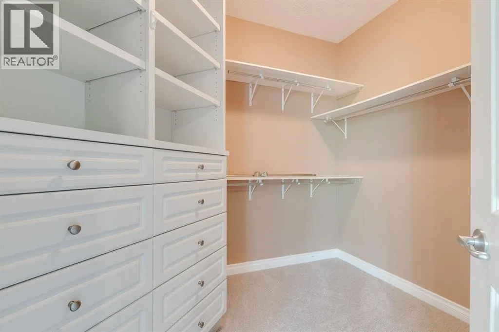 304, 10 Hemlock Crescent SW