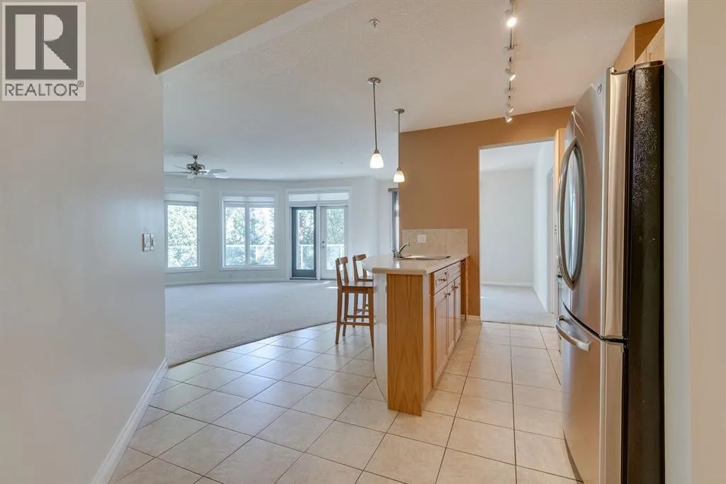 304, 10 Hemlock Crescent SW