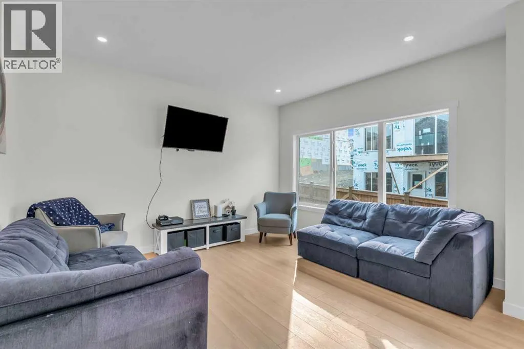 35 Versant View SW