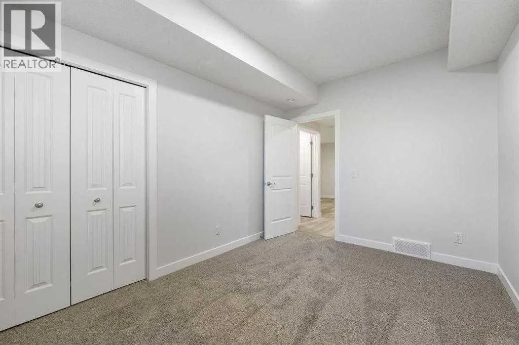 526 Wolf Willow Boulevard SE