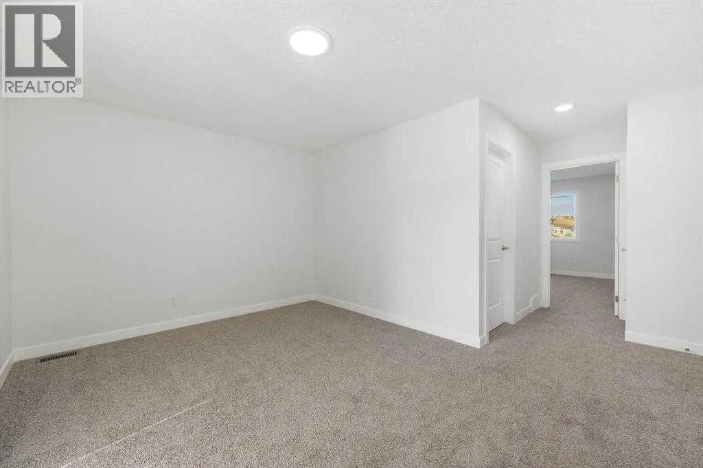 526 Wolf Willow Boulevard SE