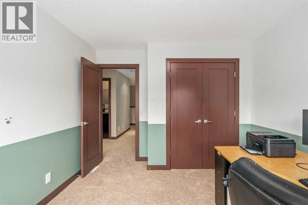 26 Mahogany Green SE