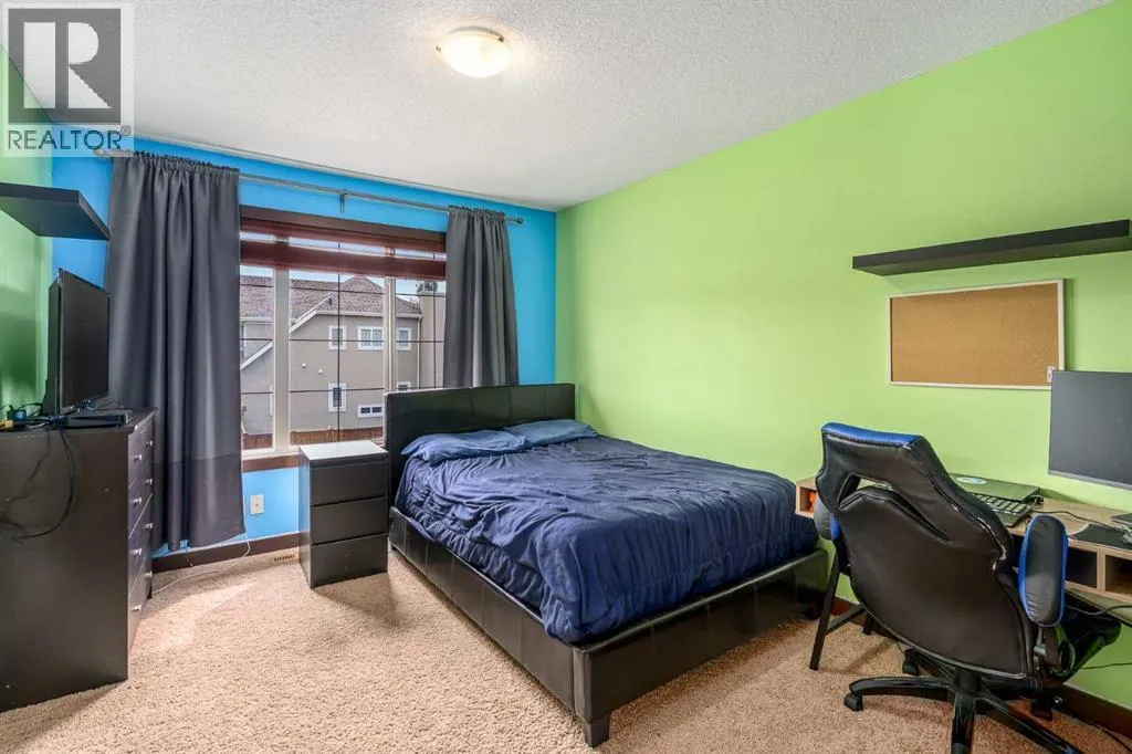 26 Mahogany Green SE