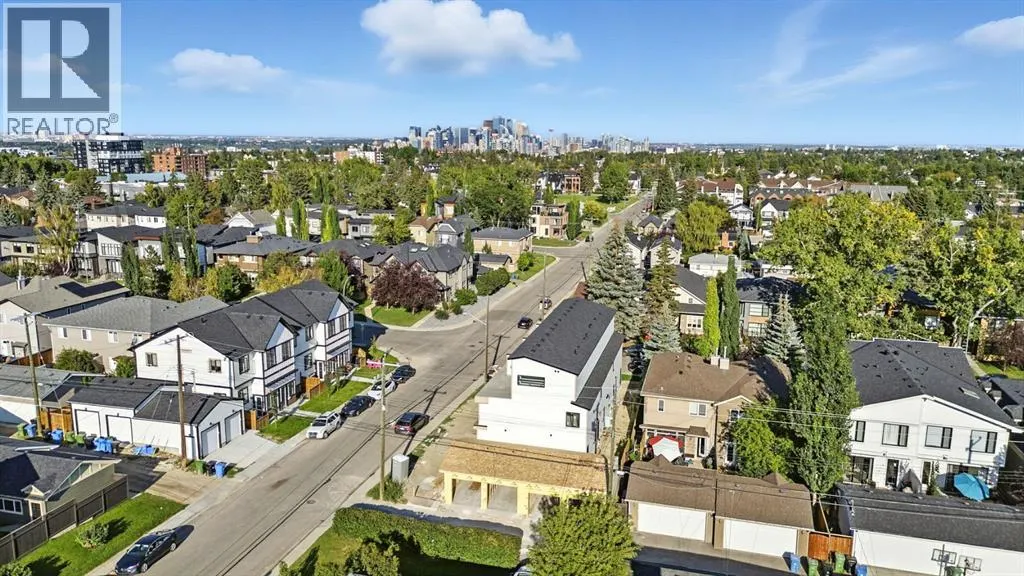 2201 32 Street SW