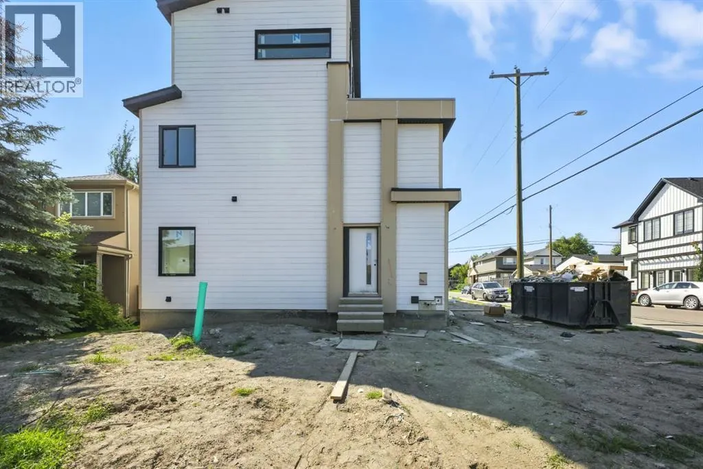 2201 32 Street SW