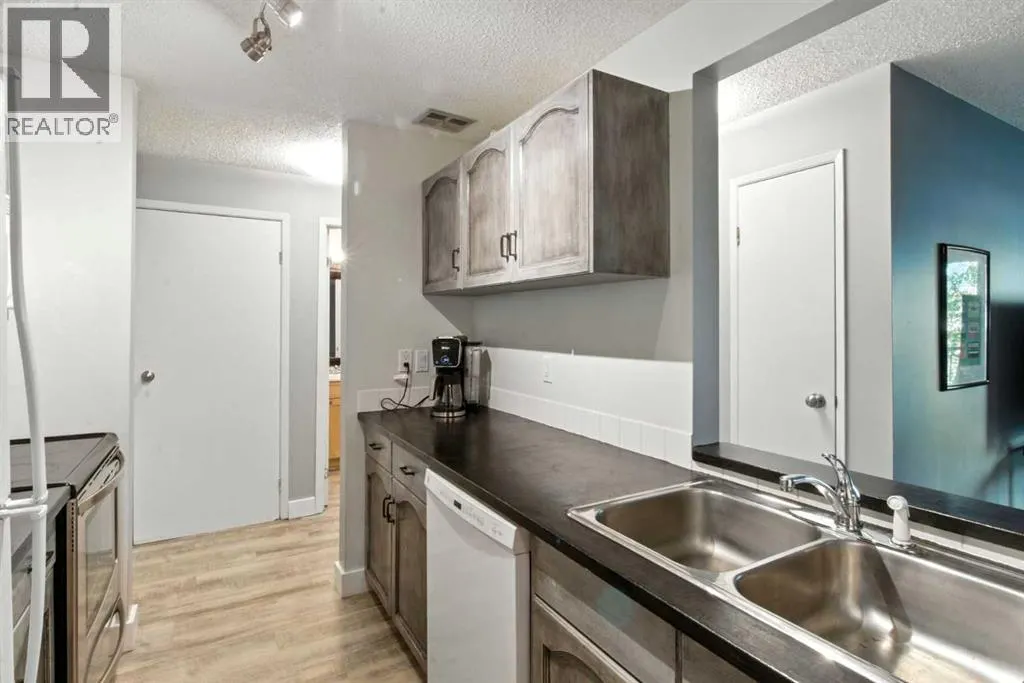 208, 550 Westwood Drive SW