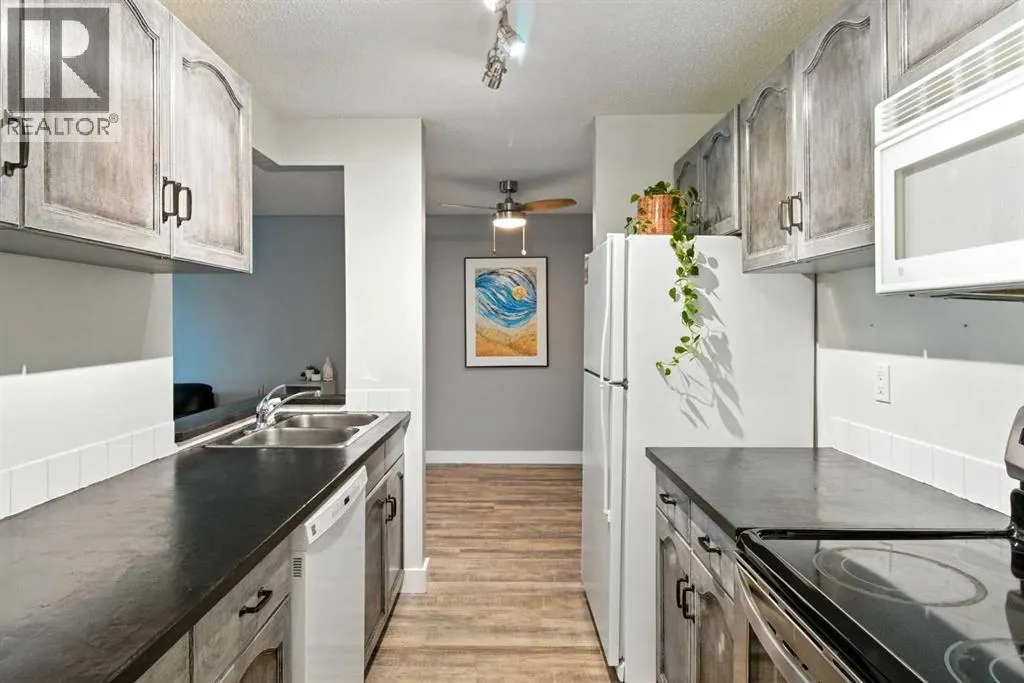 208, 550 Westwood Drive SW