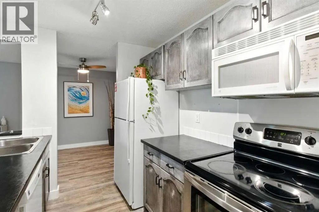 208, 550 Westwood Drive SW