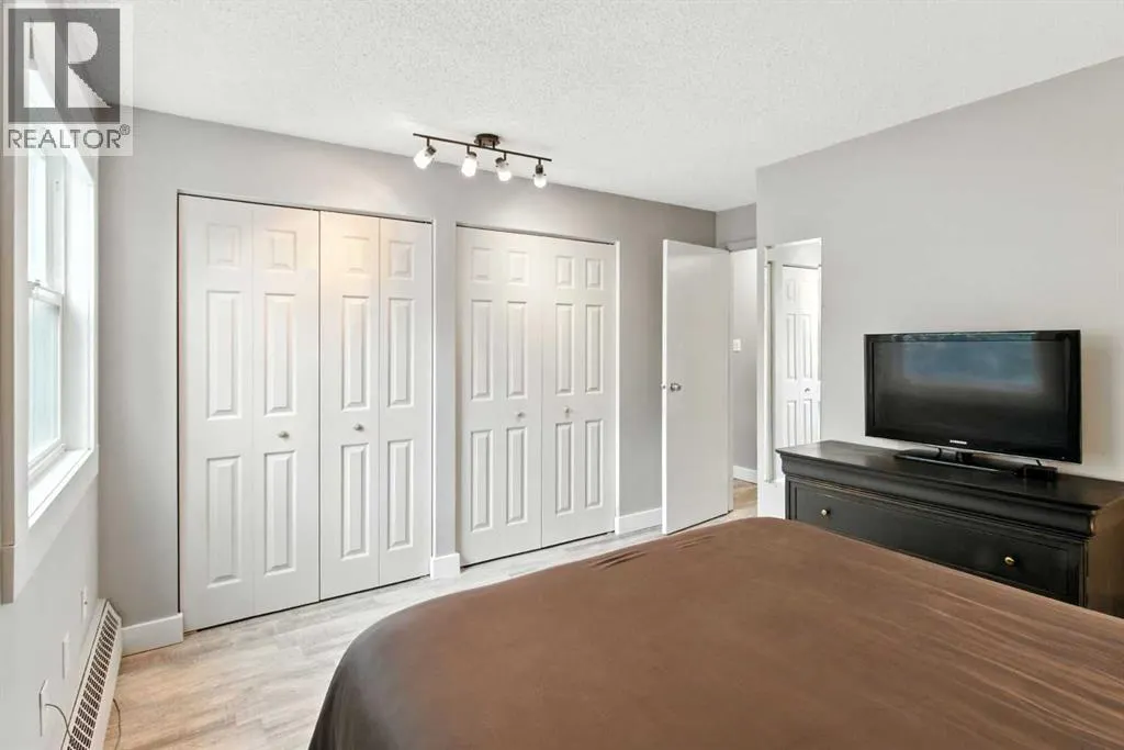 208, 550 Westwood Drive SW