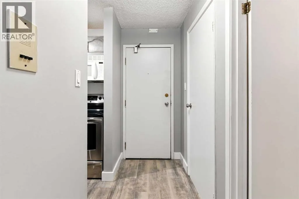 208, 550 Westwood Drive SW