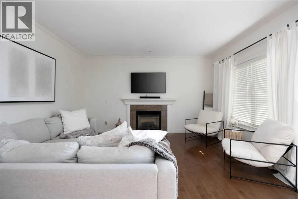 251 Pacific Crescent