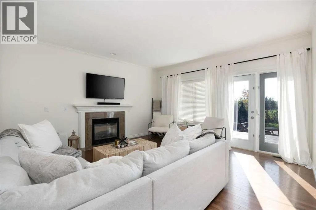 251 Pacific Crescent