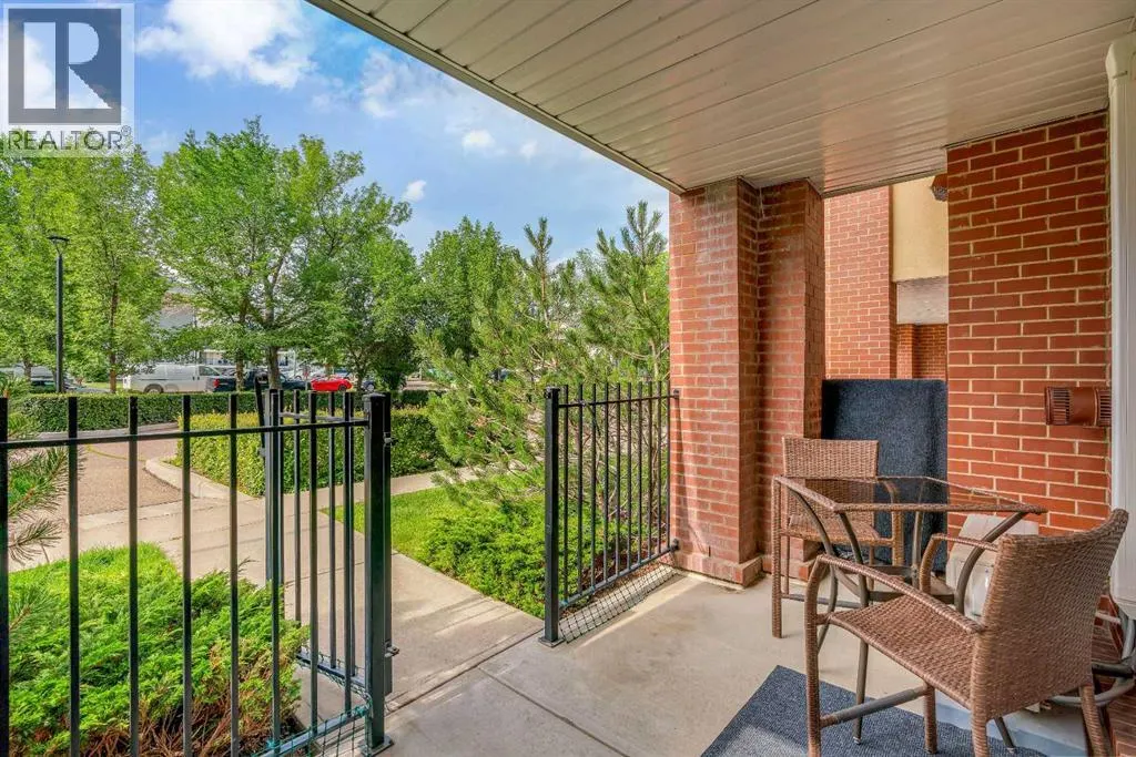 101, 8 Hemlock Crescent SW