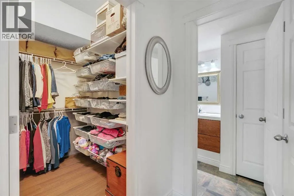 101, 8 Hemlock Crescent SW