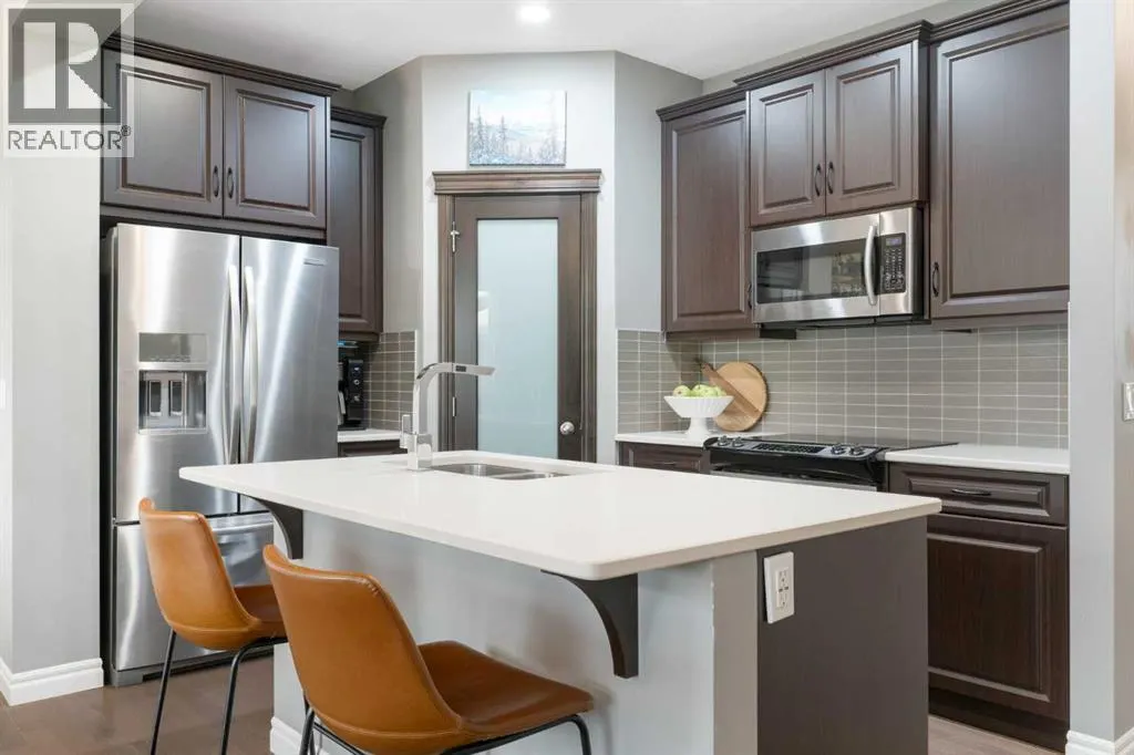 454 River Heights Crescent