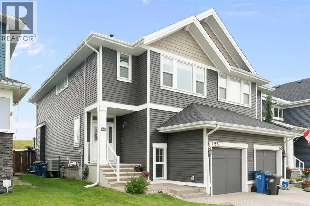 454 River Heights Crescent