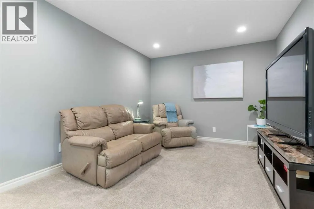 454 River Heights Crescent