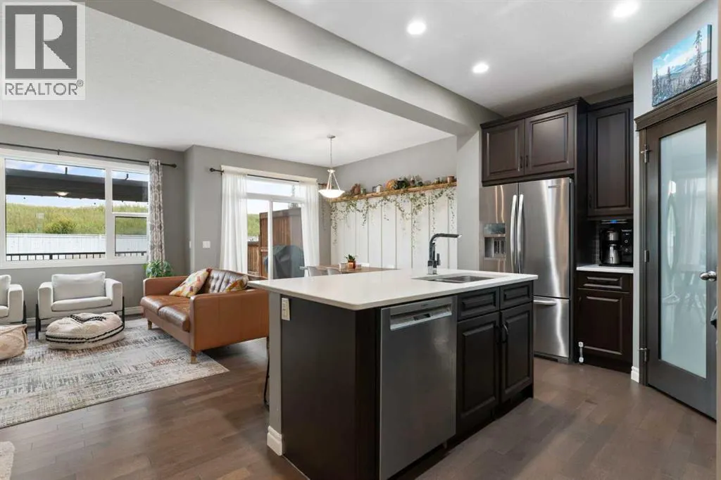 454 River Heights Crescent