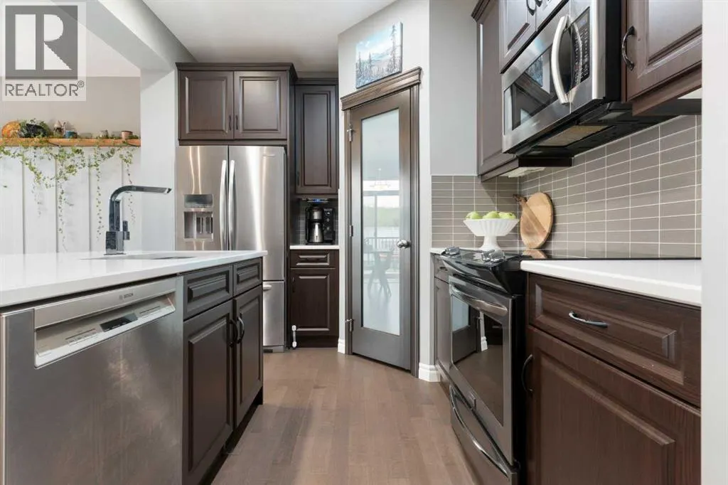 454 River Heights Crescent