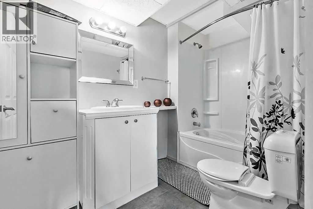 201 Robert Street SW