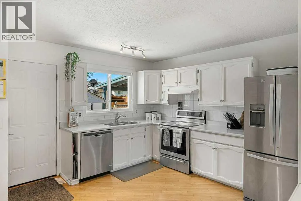 159 Rundlehorn Crescent NE