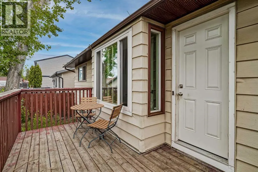 84 Falconridge Place NE