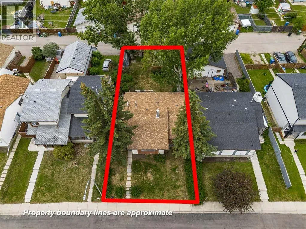 84 Falconridge Place NE