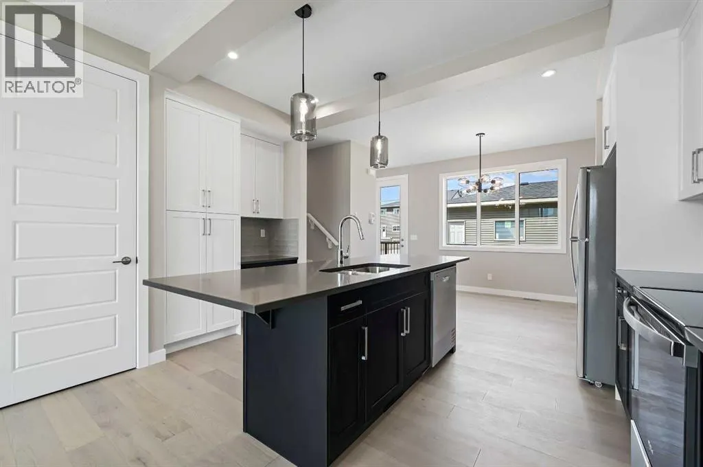 145 Cobblestone Gate SW